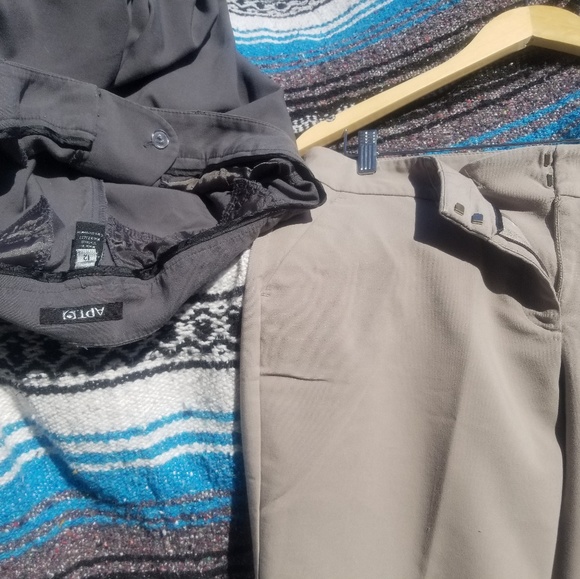 👖👖2 pair of euc women's slacks sz 12. - Picture 2 of 4